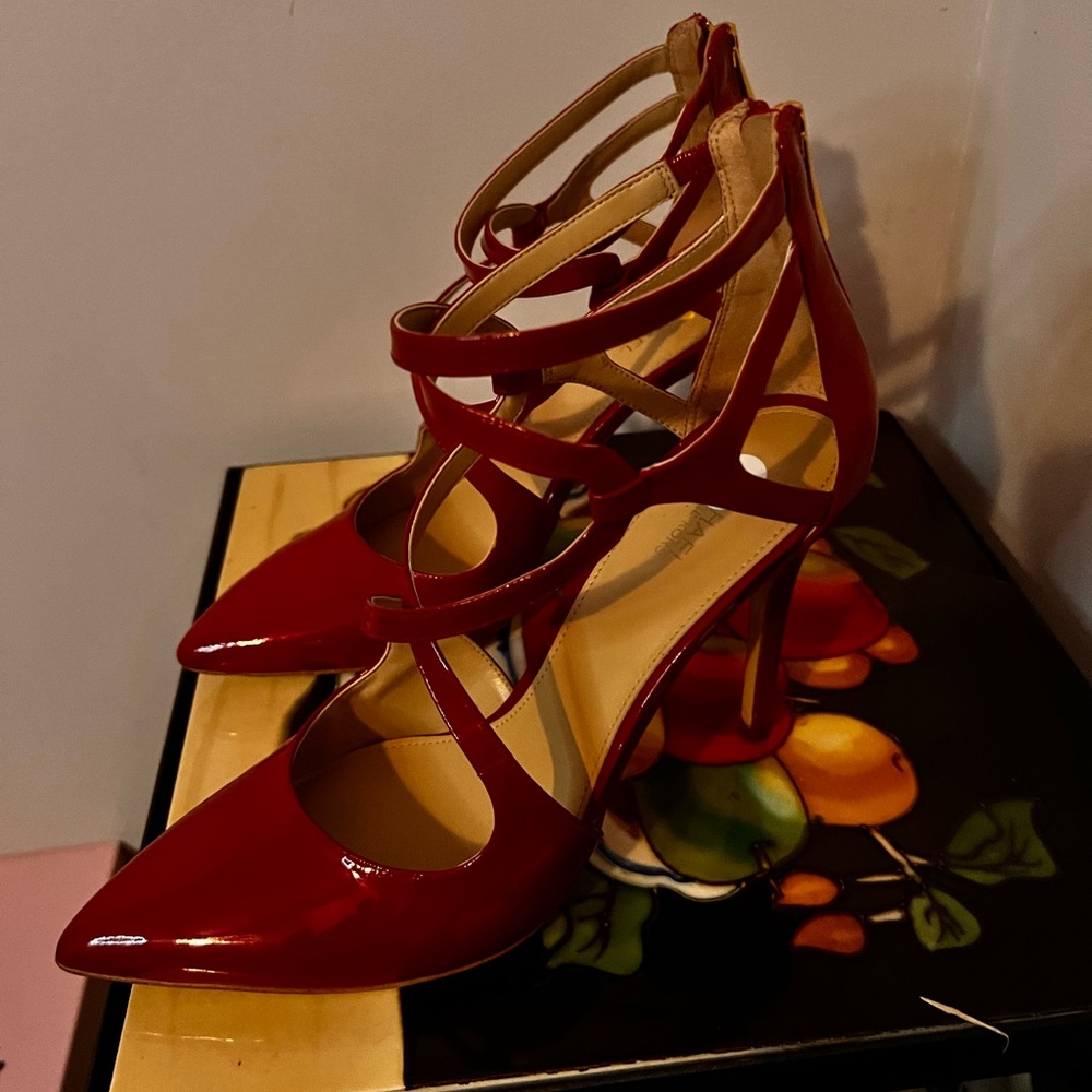 Michael Kors Dazzling Red Heels - Picture 10 of 16